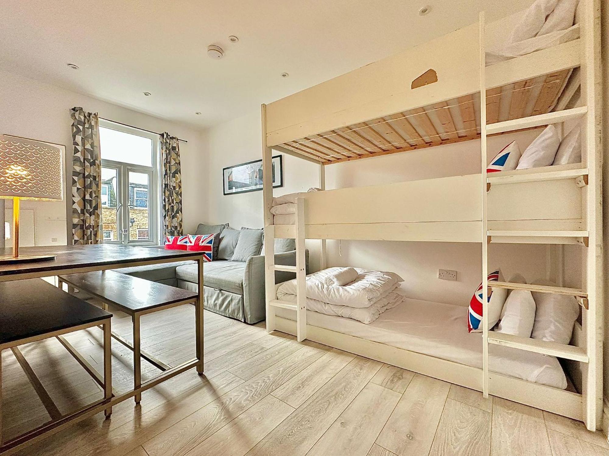 Appartamento Flat A Garrat Lane Londra